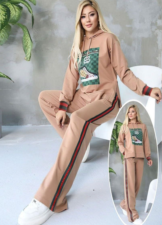 Tracksuit with Striped Accents and Graphic Hoodie
